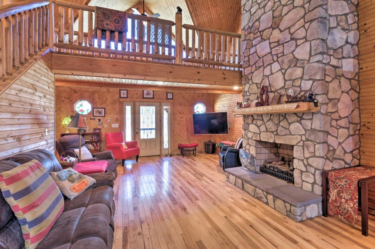 Pet Friendly Garnerland Home With Deck And Porch! 卢雷 外观 照片