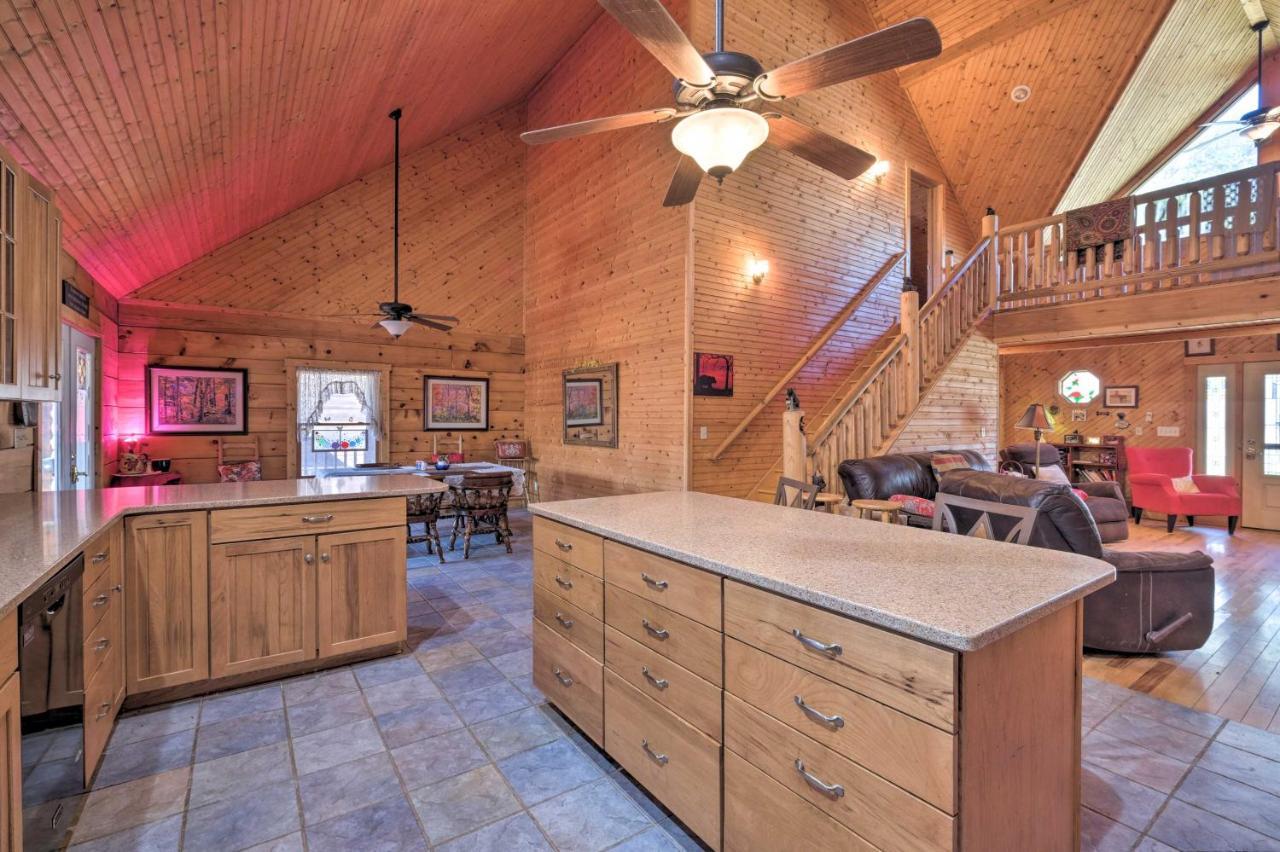 Pet Friendly Garnerland Home With Deck And Porch! 卢雷 外观 照片