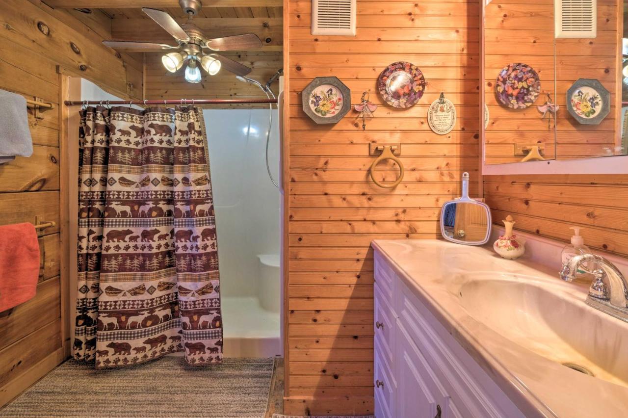 Pet Friendly Garnerland Home With Deck And Porch! 卢雷 外观 照片
