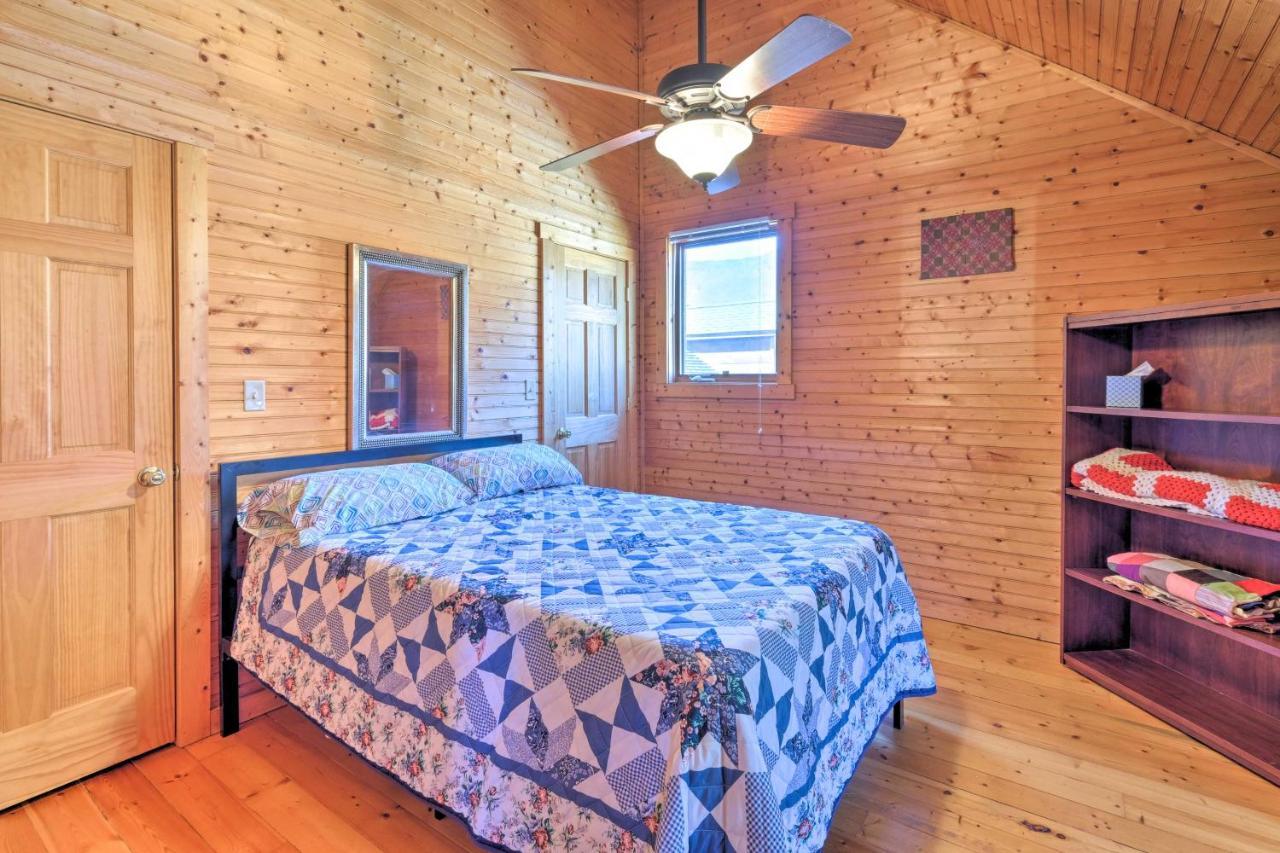 Pet Friendly Garnerland Home With Deck And Porch! 卢雷 外观 照片