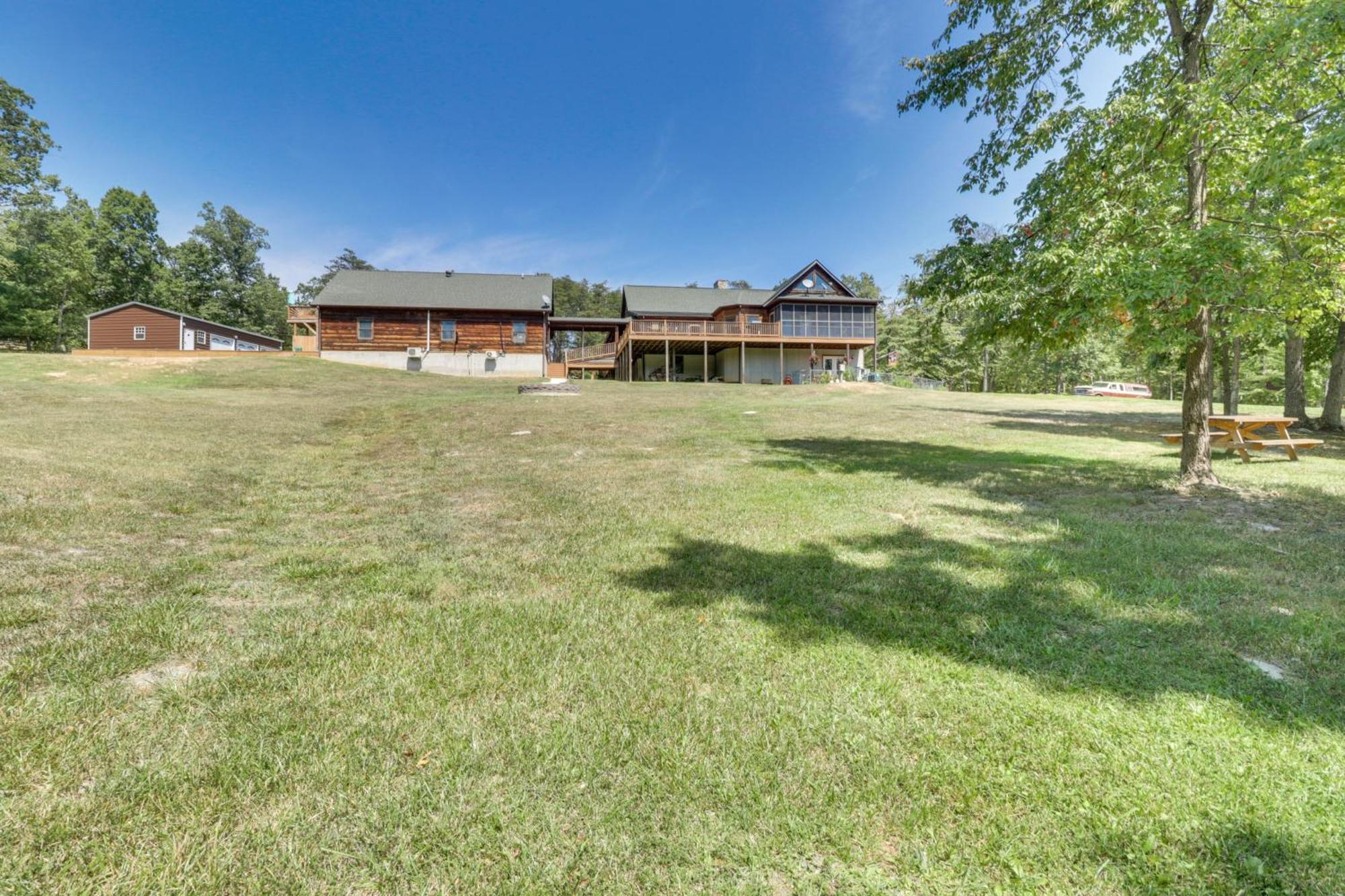 Pet Friendly Garnerland Home With Deck And Porch! 卢雷 外观 照片