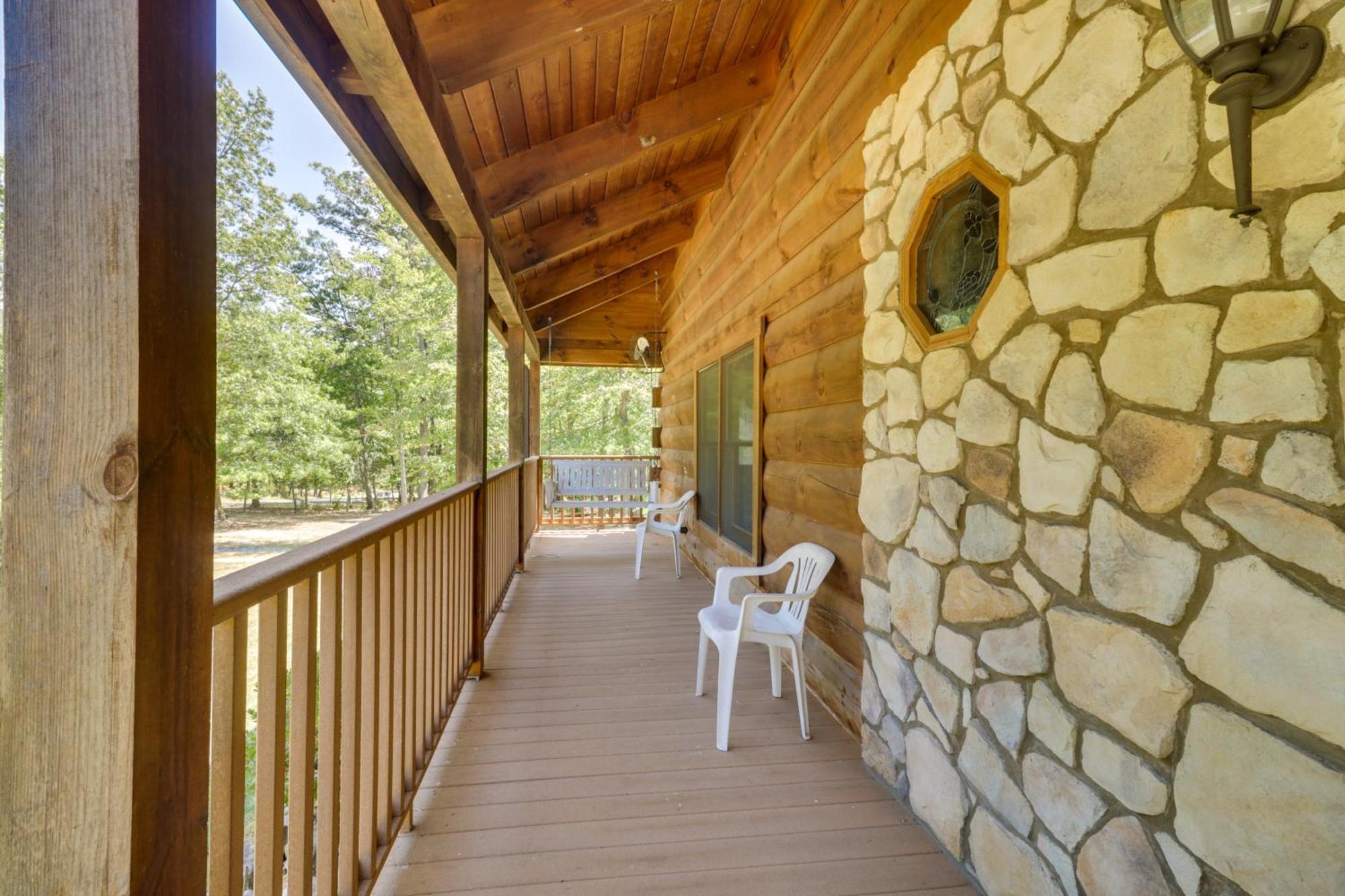 Pet Friendly Garnerland Home With Deck And Porch! 卢雷 外观 照片