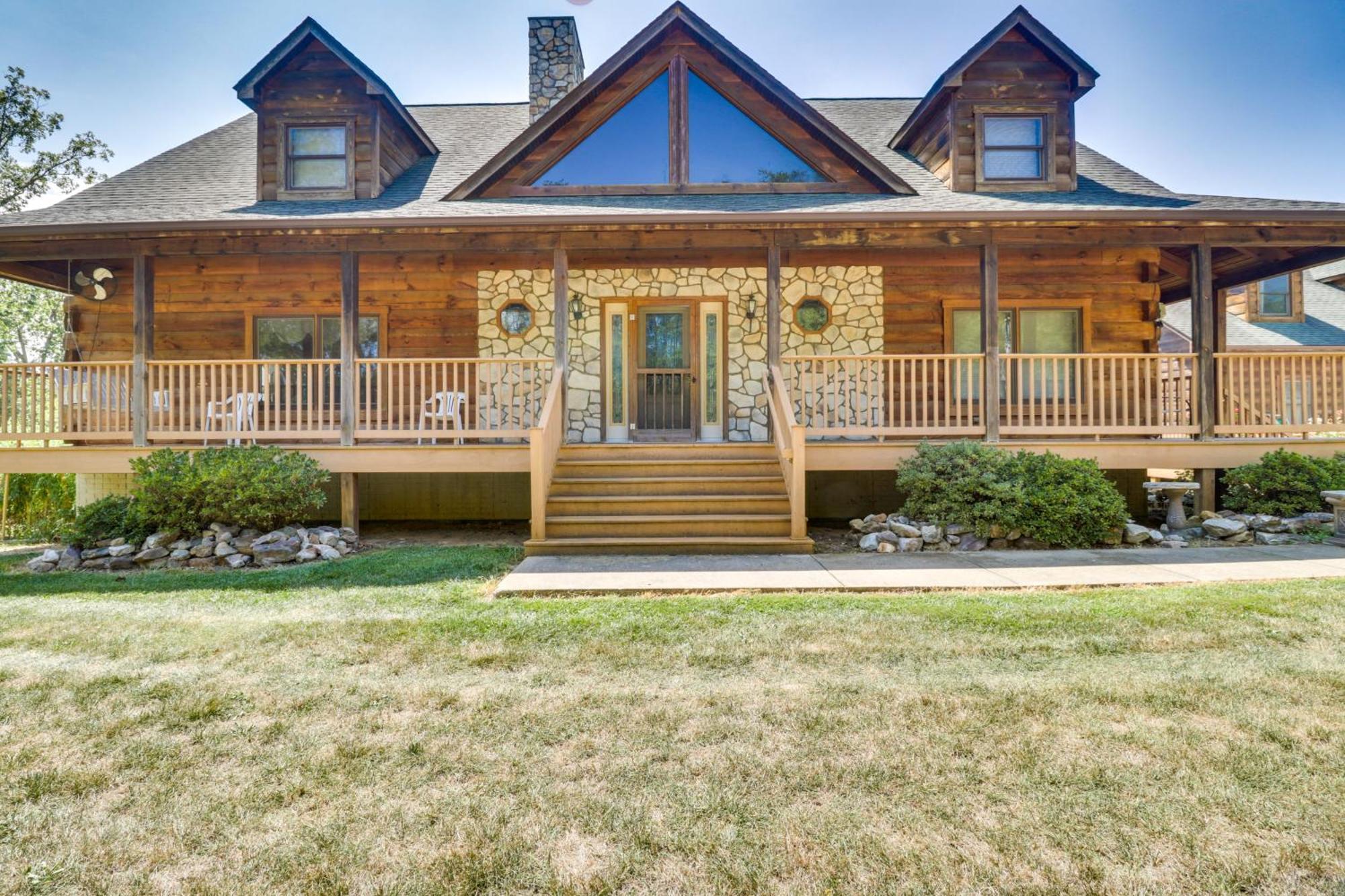 Pet Friendly Garnerland Home With Deck And Porch! 卢雷 外观 照片