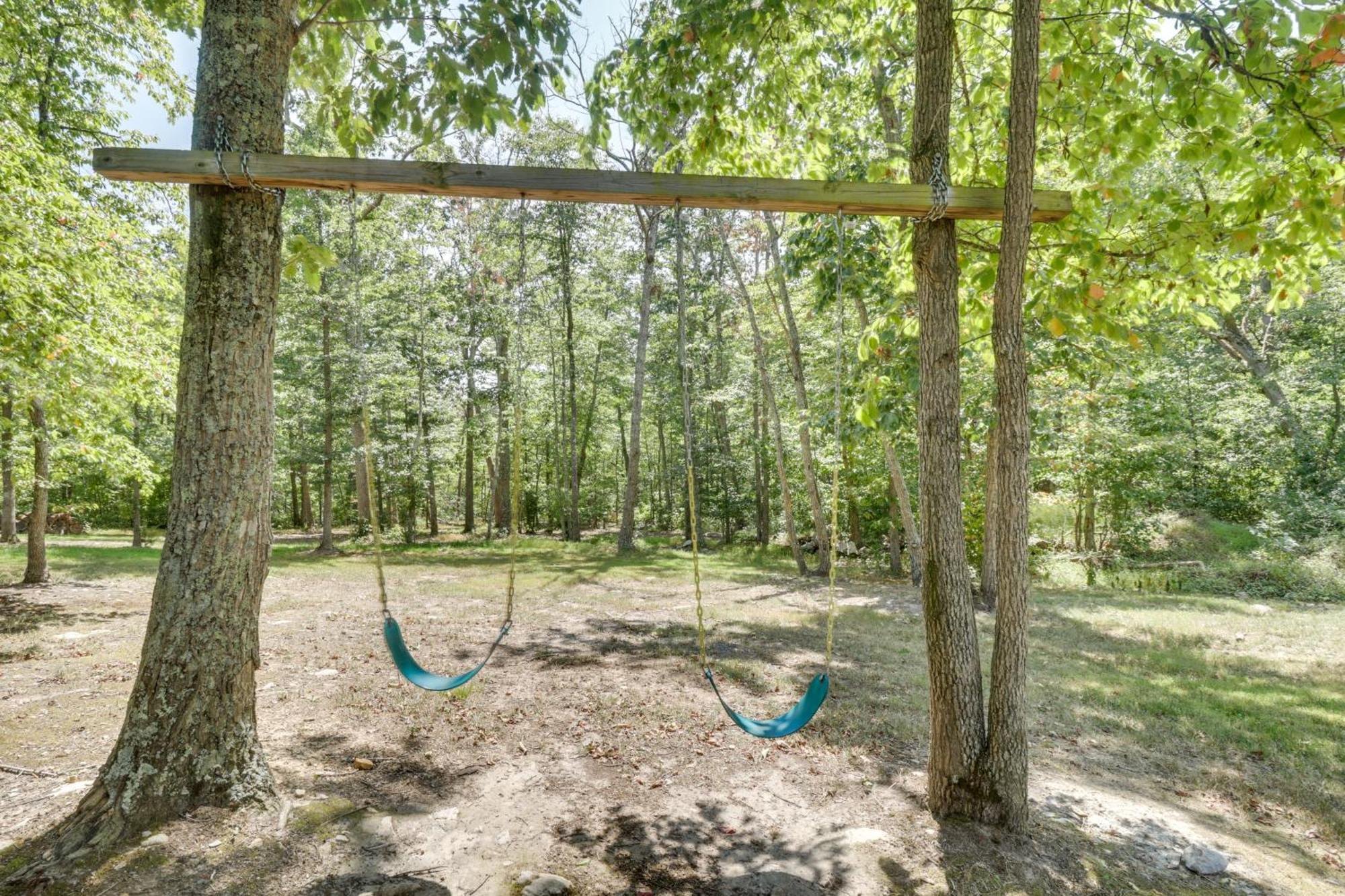Pet Friendly Garnerland Home With Deck And Porch! 卢雷 外观 照片